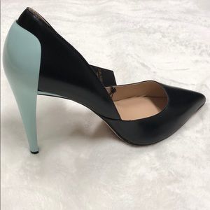 Zara women’s black and teal pumps